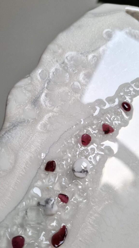 zegar ścienny z żywicy polska biało czerwony