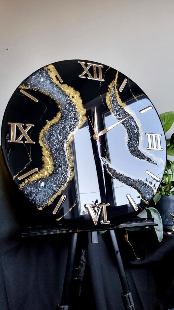 Zegar z żywicy da resin art czarno złoty LED taśma RGB