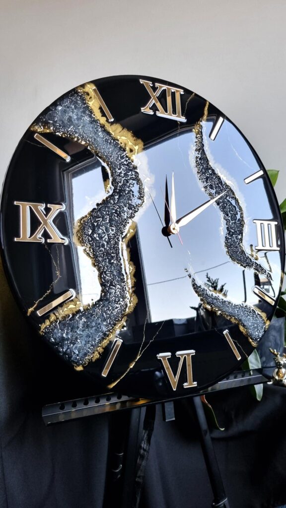 Zegar z żywicy da resin art czarno złoty LED taśma RGB