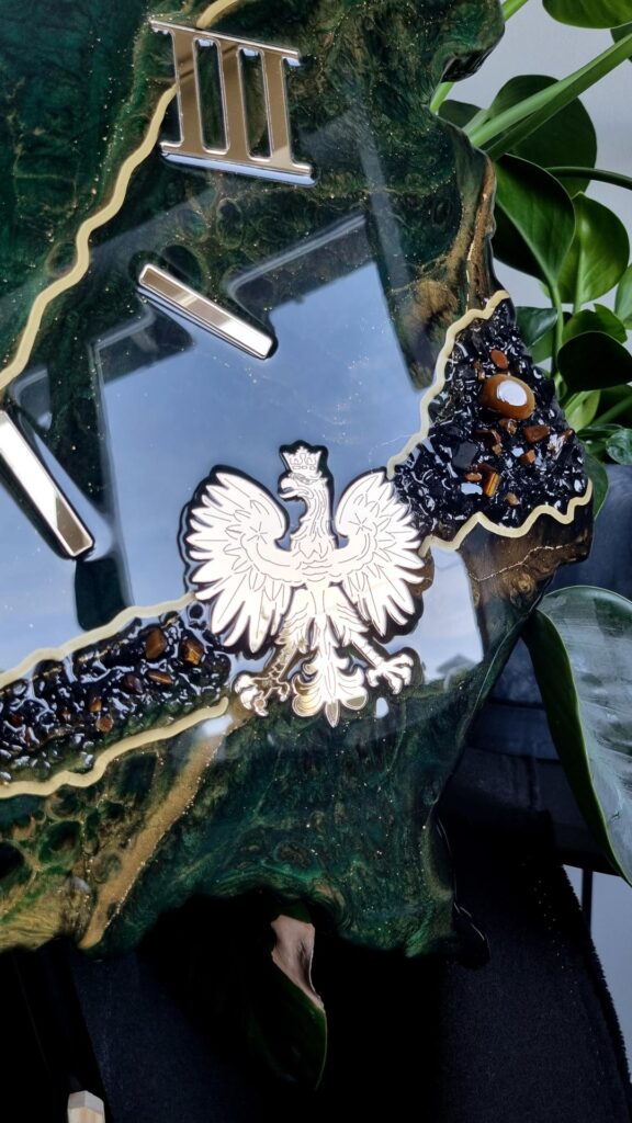zegar żywica polska czarny zielony złoty godło