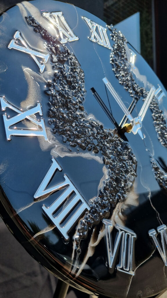 zegar ścienny z żywicy premium prestige silver