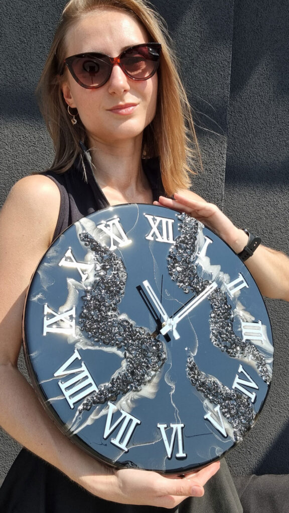 zegar ścienny z żywicy premium prestige silver